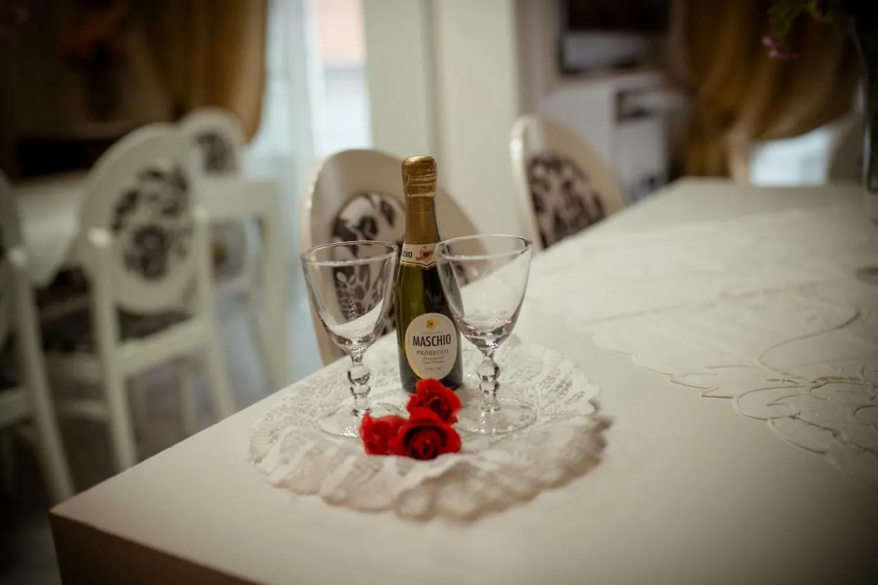 Appartement Edoardo Al Plebiscito à Naples Italie